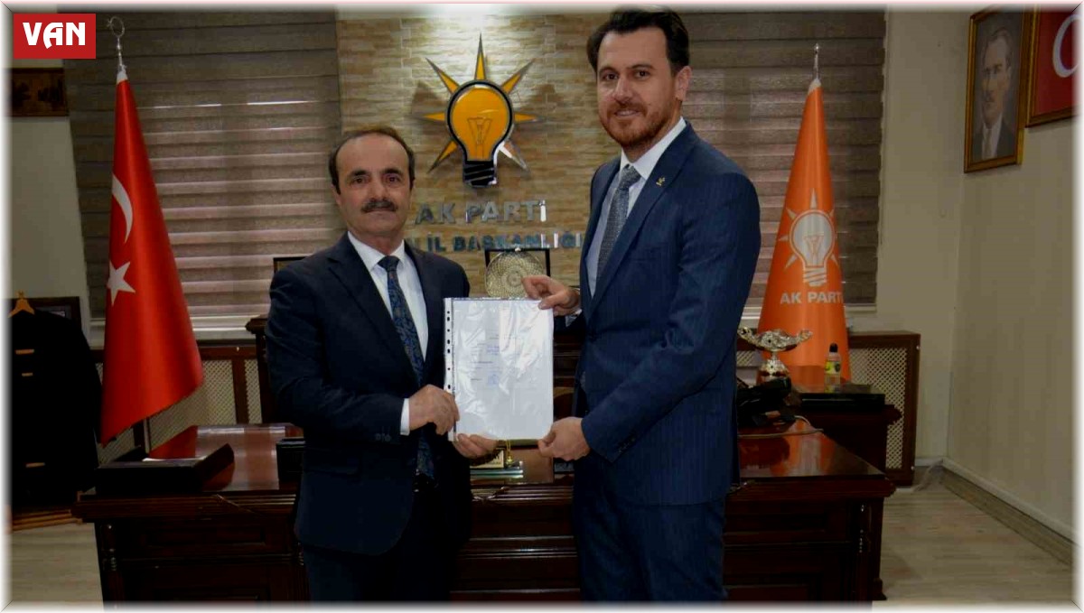 Başkan Özbek AK Parti'den milletvekili aday adaylığı müracaatını yaptı