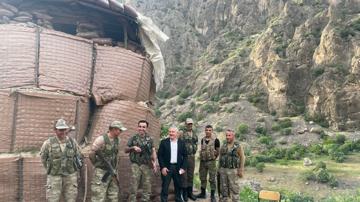 Başkan Özbek'ten güvenlik korucularına ziyaret