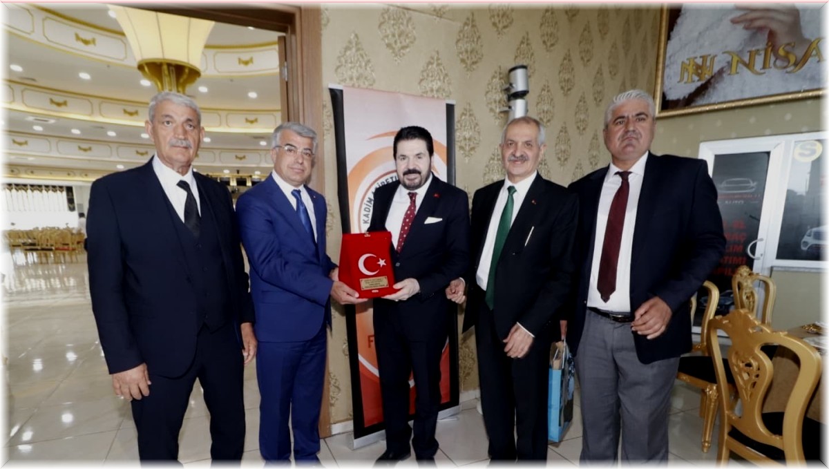 Başkan Sayan, Van'da aşiret liderleriyle bir araya geldi