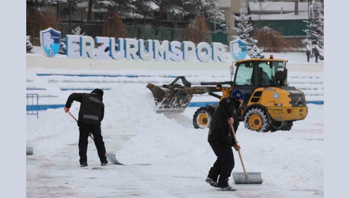Başkan Sekmen: "Kar, buz, zorluk demeden çalışıyoruz"