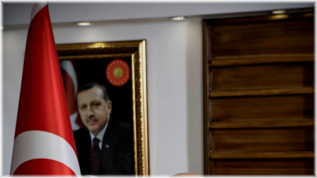 Başkan Sekmen: "Üniversiteli gençlerimizin daima yanındayız"