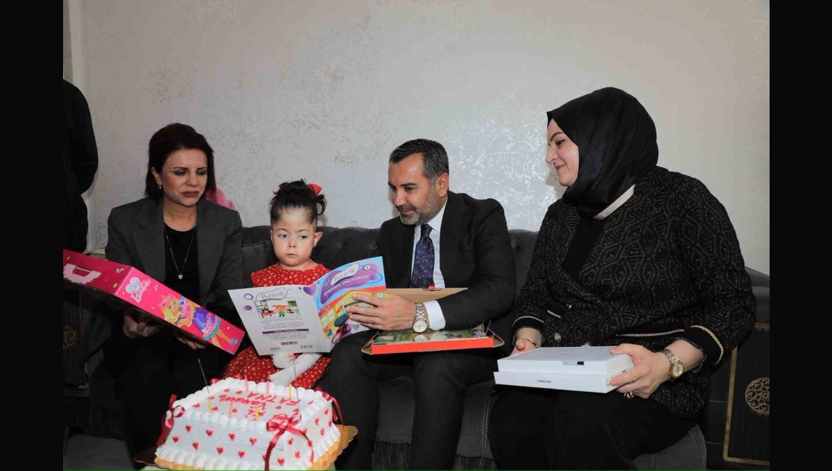 Başkan Şerifoğulları, kelebek hastası Fatma'nın çağrısını karşılıksız bırakmadı