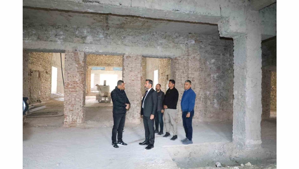 Başkan Şerifoğulları, tarihi öğretmenevinde çalışmaları inceledi