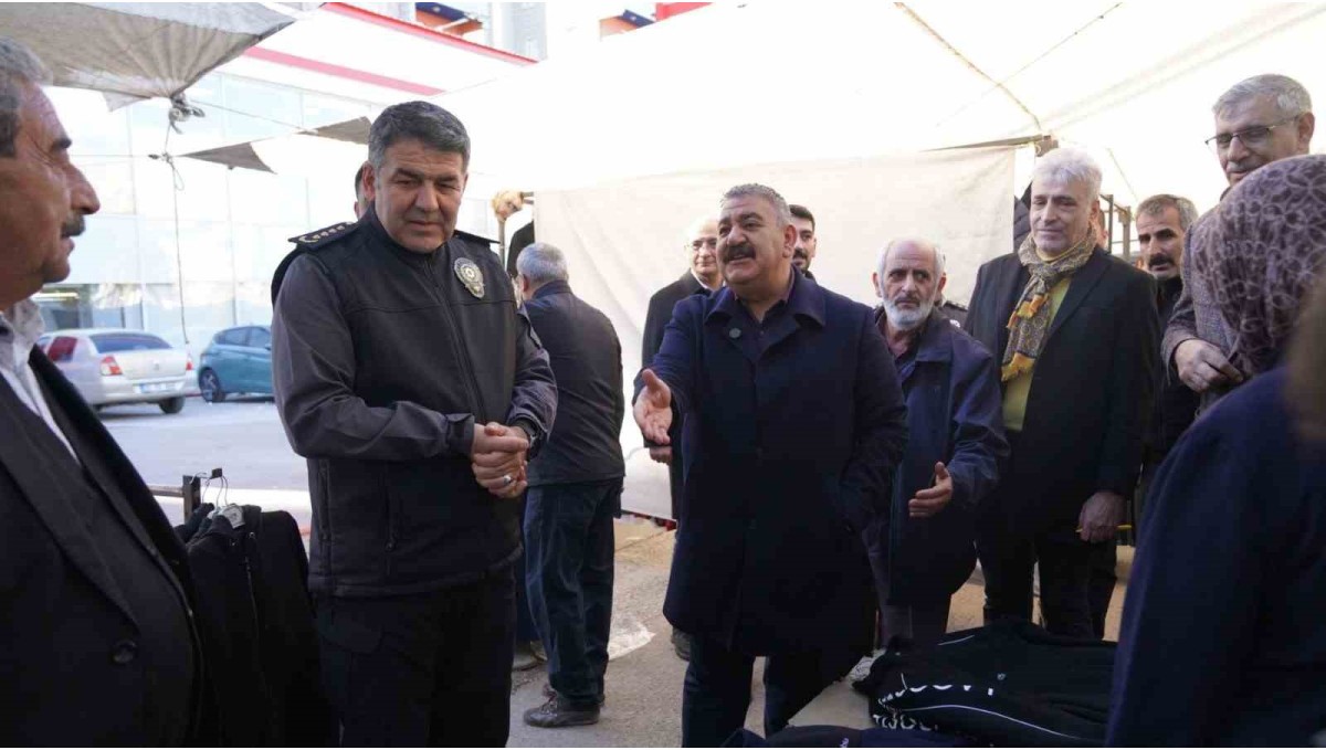 Başkan Sunar ve İl Emniyet Müdürü Karaduman'dan pazar denetimi