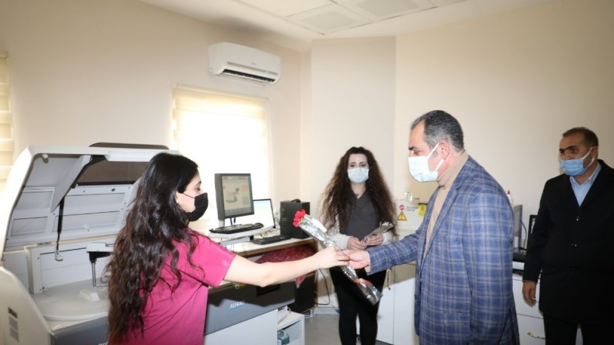 Başkan Tanış, Kadınlar Günü'nde sağlık çalışanlarını unutmadı