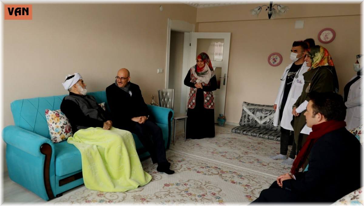 Başkan Vekili Aydın'dan yaşlılara ziyaret