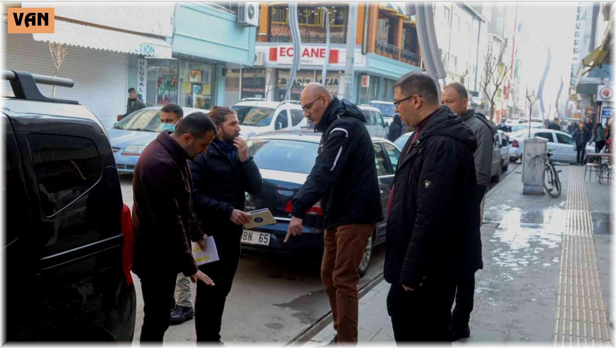 Başkan Vekili Aydın'dan Yüzbaşıoğlu Caddesi esnafına ziyaret