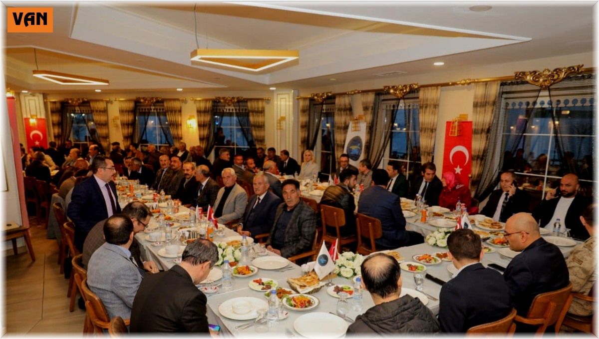 Başkan Vekili Aydın, muhtarlarla iftarda buluştu