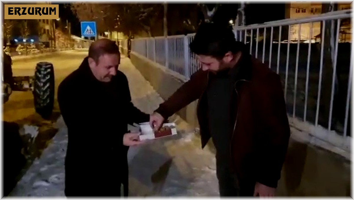 Başkan Yaptırmış'tan karla mücadele ekiplerine tatlı ikramı
