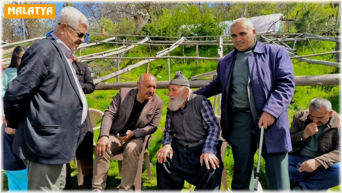 Başkan Zelyurt, Türkiye yüzyılı için kapı kapı geziyor