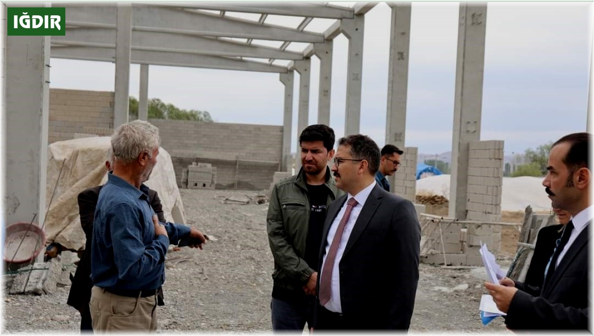 Başkanvekili Turan, Zahireciler Çarşısı'nın yapımını inceledi