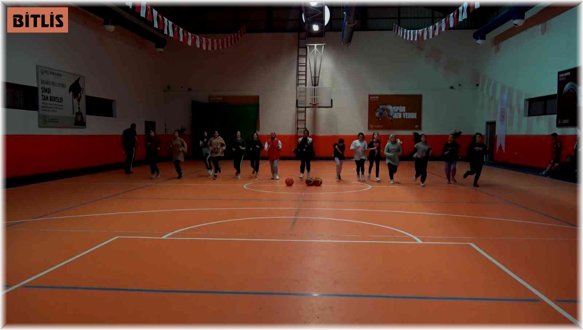 Basketbolcu genç kızlar bölge turnuvasına hazırlanıyor