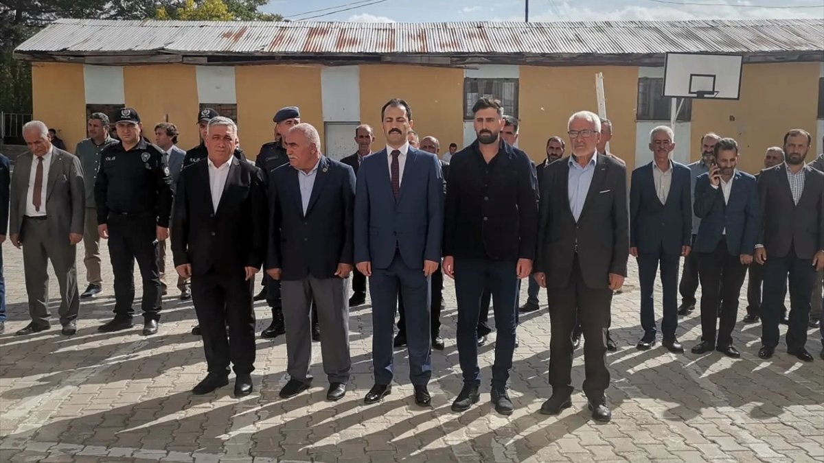 Baskil'de "19 Ekim Muhtarlar Günü" kutlandı