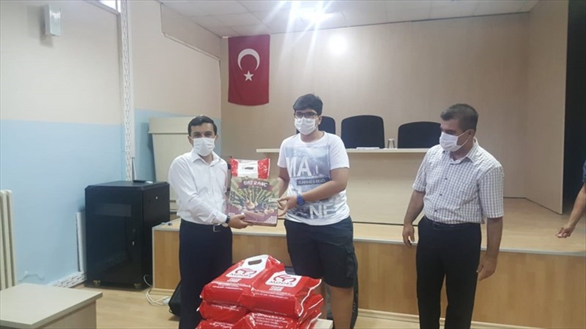 Baskil'de başarılı öğrenciler ödüllendirildi