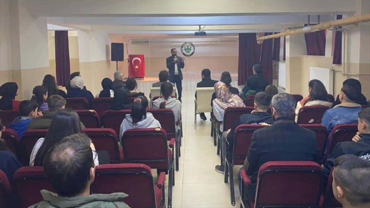 Baskil'de "Davranışsal Bağımlılıkla Mücadele" konulu konferans düzenlendi