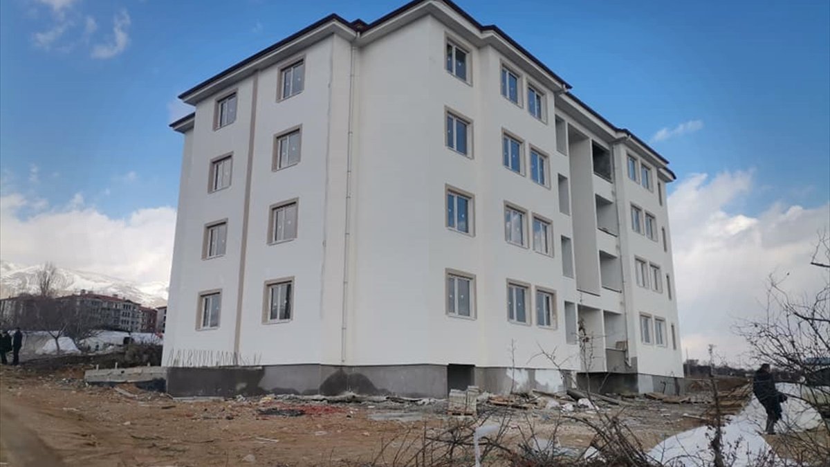 Baskil'de emniyet lojmanlarının yapımında sona gelindi