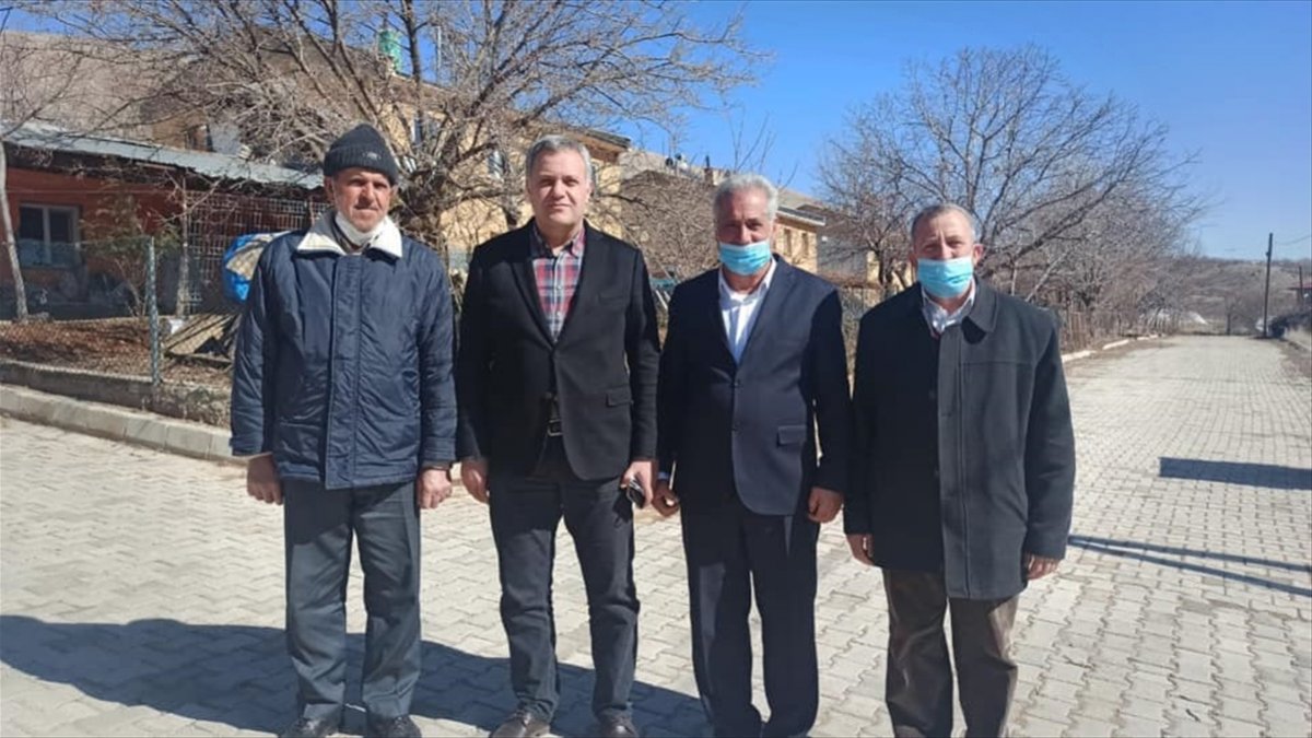 Baskil'de şehit ailesine ziyaret