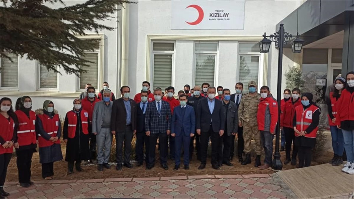 Baskil'de Türk Kızılay temsilciliği ve sosyal market açıldı