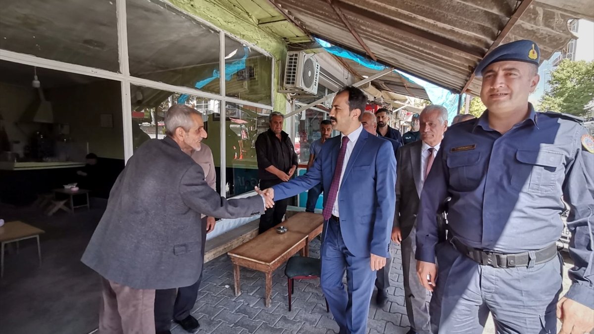 Baskil Kaymakamı Kundakçı, esnafı ziyaret etti