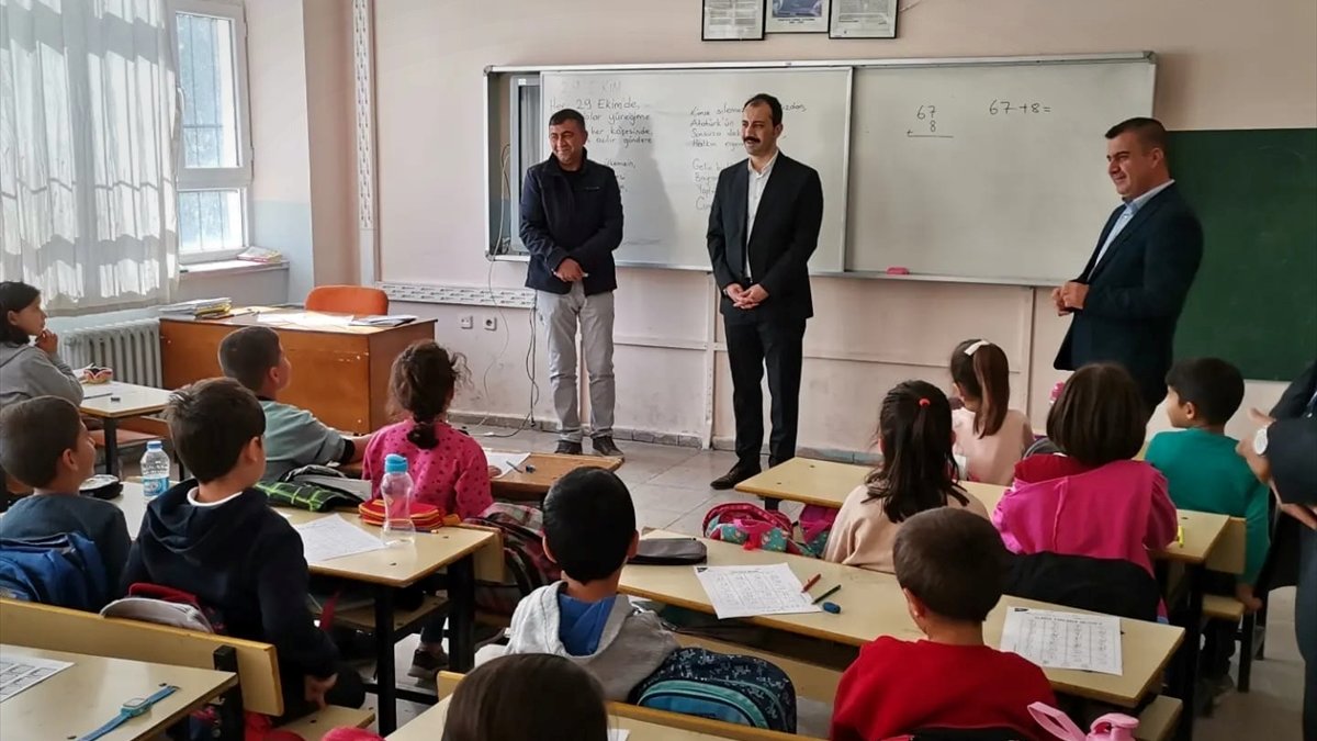 Baskil Kaymakamı Kundakçı Kariyer Günleri etkinliğine katıldı