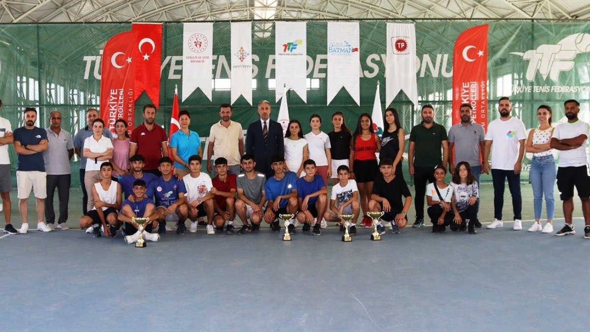 Batman'da ki turnuvada Ağrı Gençlik ve Spor Kulübü birinci oldu