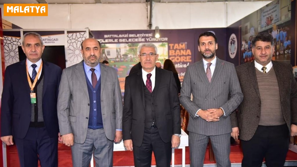 Battalgazi Belediyesi'nin festivalde açtığı standa yoğun ilgi