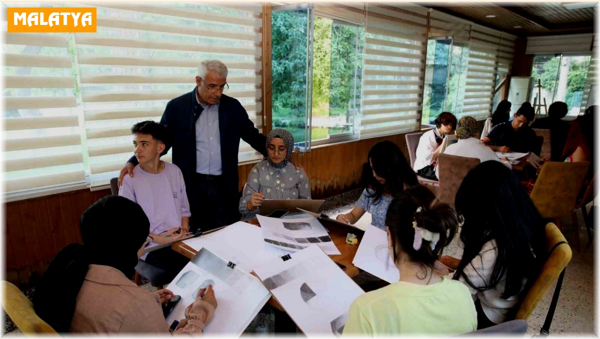 Battalgazi Belediyesi'nin resim kursuna yoğun ilgi