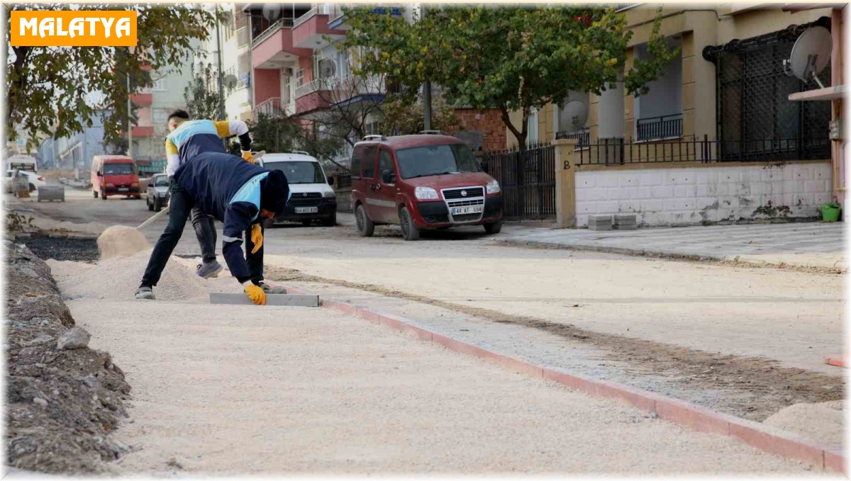Battalgazi'de depremin izleri siliniyor