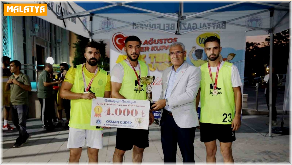 Battalgazi'deki ayak tenisi turnuvasının finali yapıldı