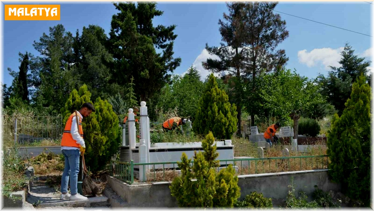 Battalgazi'deki mezarlıklarda bakım çalışması