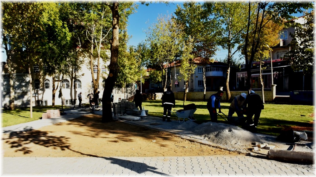 Battalgazi'deki parklarda revize çalışmaları sürüyor