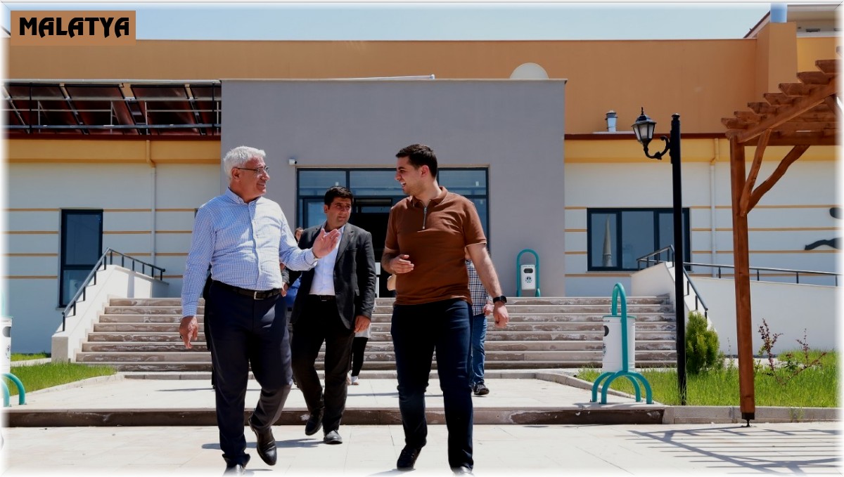 Battalgazi'deki yarı olimpik havuz açılış için gün sayıyor