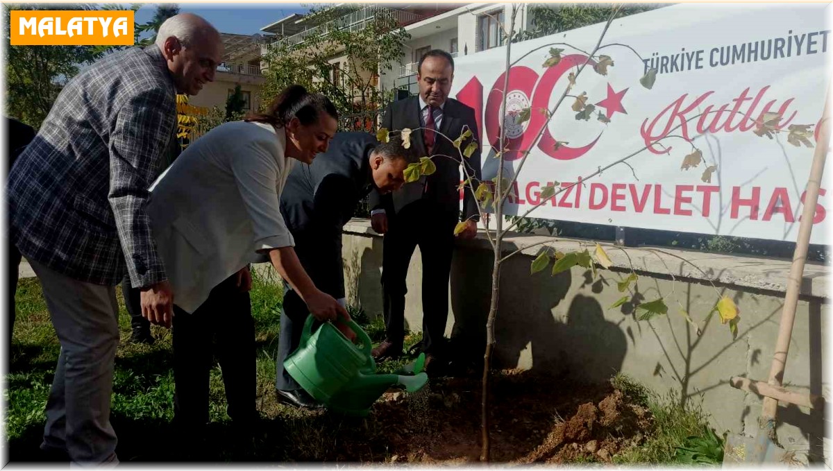 Battalgazi Devlet Hastanesi'nde 100. Yıl fidan dikimi gerçekleştirildi