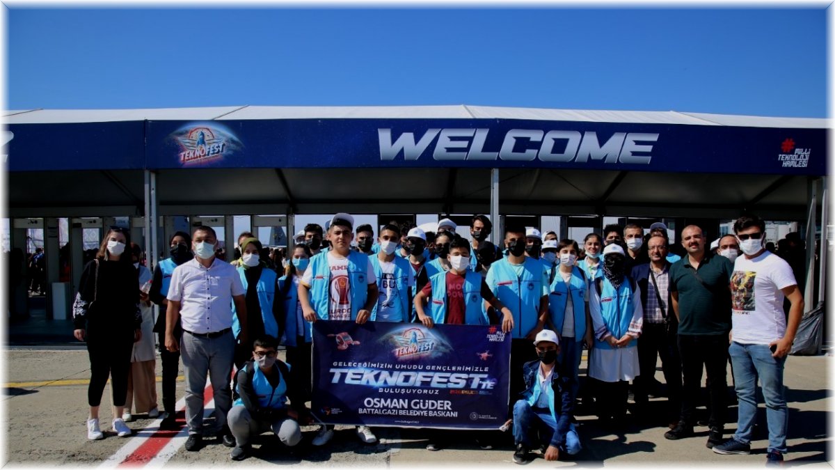 Battalgazi'nin torunları, TEKNOFEST'e hayran kaldı