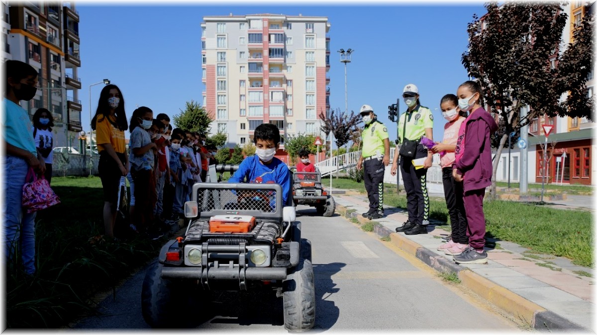 Battalgazi trafik eğitim parkı, minik öğrencileri konuk etti
