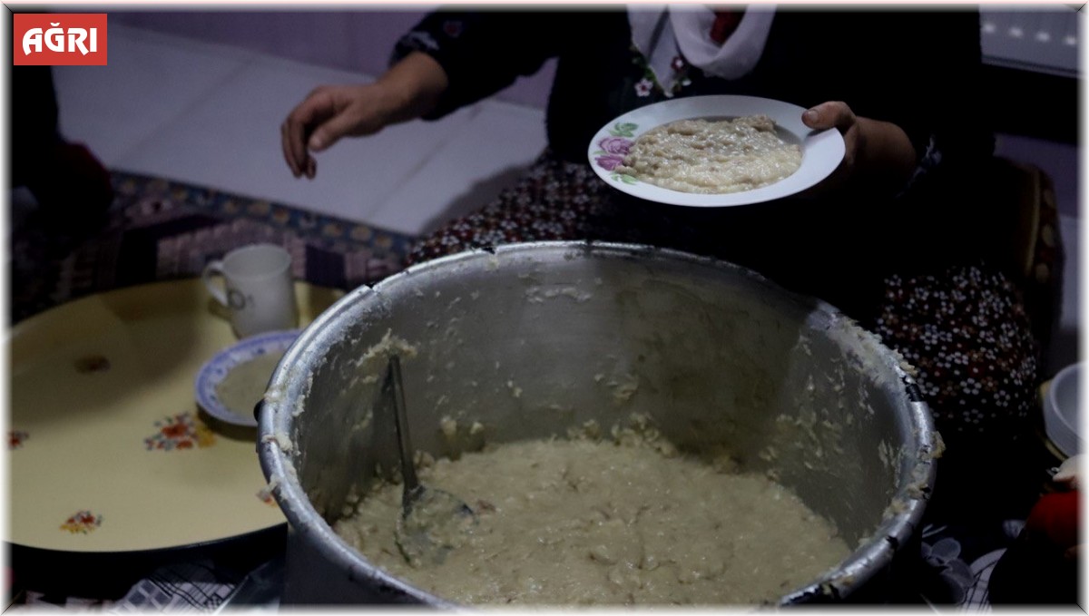 Bayram sabahlarının vazgeçilmez lezzeti "halise" sofraları süsledi