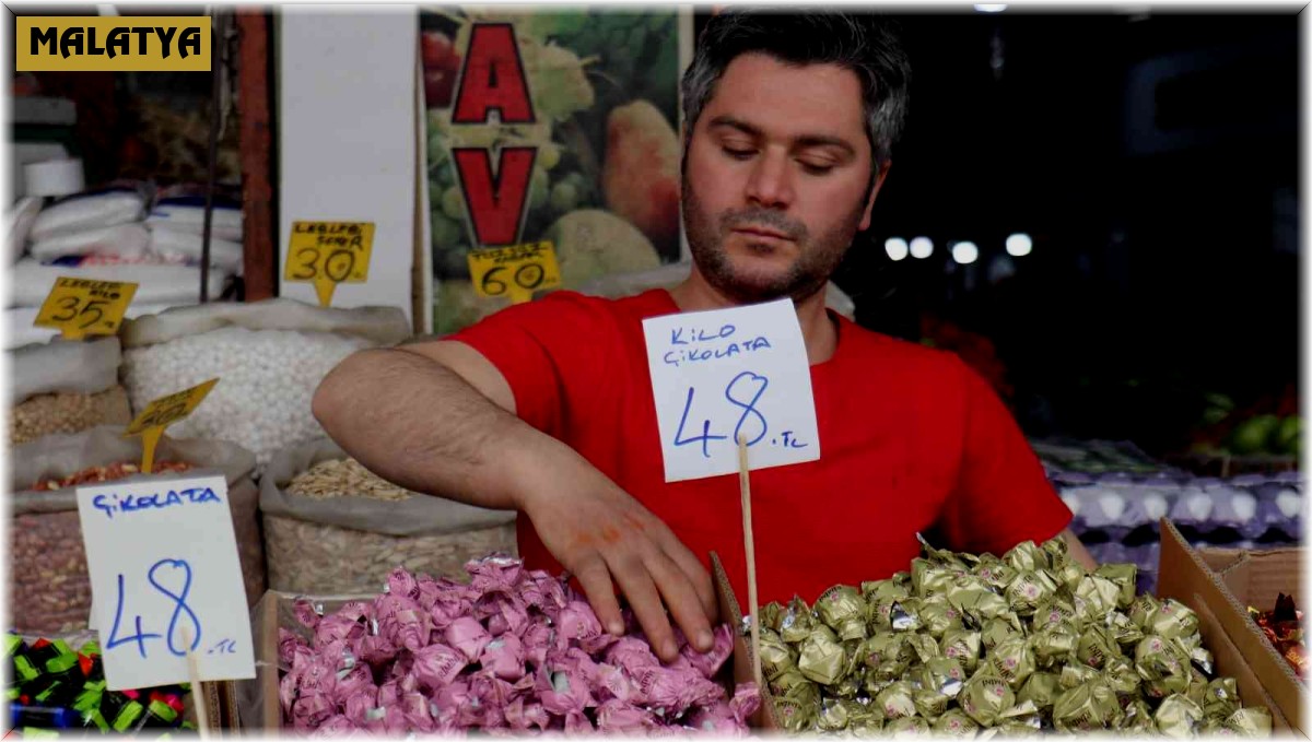 Bayram şekerleri tezgahlardaki yerini aldı
