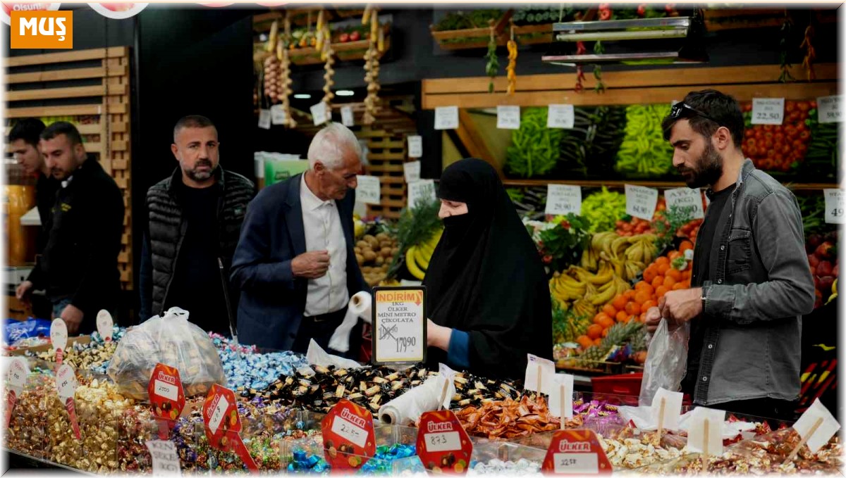 Bayram şekerleri ve çikolatalar tezgahları renklendirdi