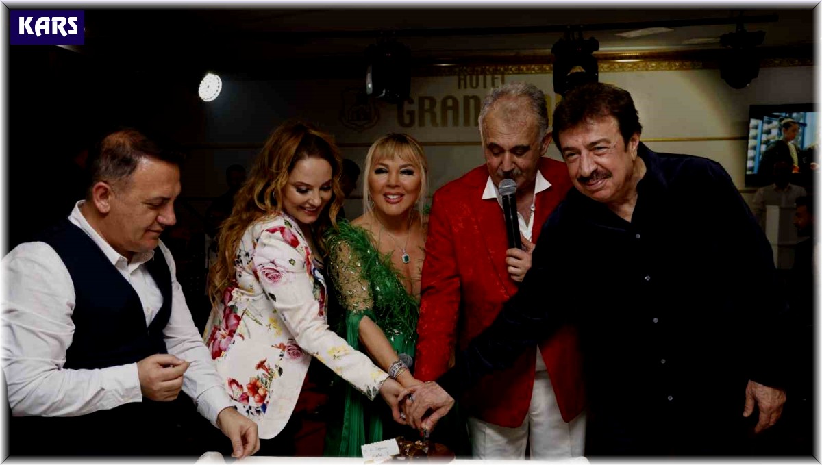 Bayramda Kars'ta ünlüler geçidi