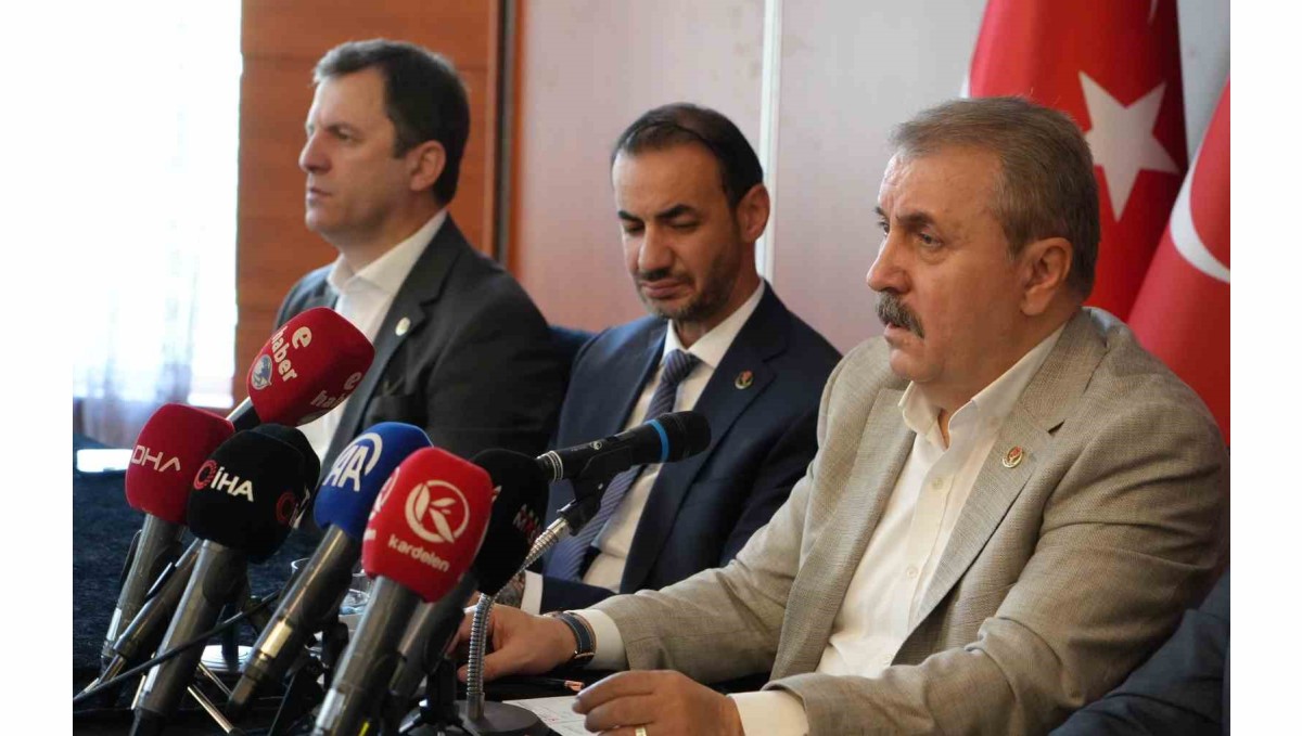 BBP Genel Başkanı Mustafa Destici; "Siyasi partilerin kurultaylarıyla ilgili kararı ilçe seçim kurulu verir, Yüksek Seçim Kurulu onaylar"