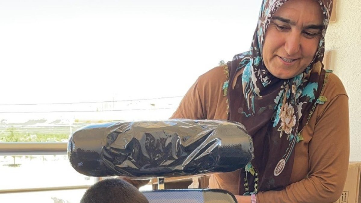 Bedensel engelli Yusuf'un tekerlekli sandalye sevinci