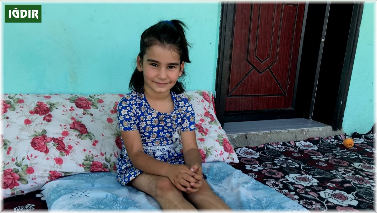 Belden aşağısı tandırda yanan Fatmanur, bisiklete binmek ve ayakkabı giymek için yardım bekliyor