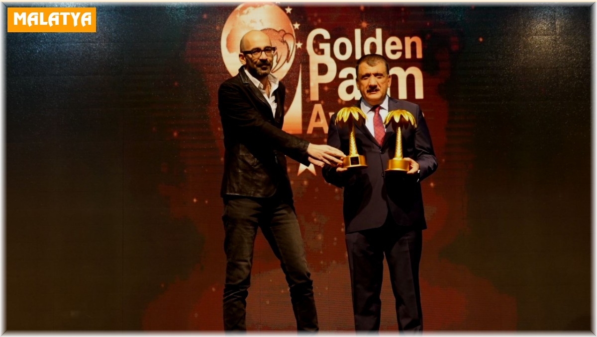 Belediye Başkanı Gürkan'a iki ödül