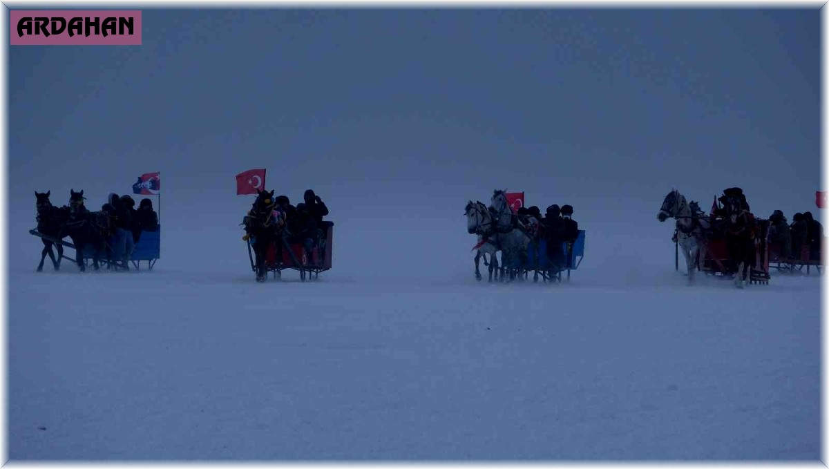 Belediye başkanları Çıldır Gölü'nde tipiye yakalandı