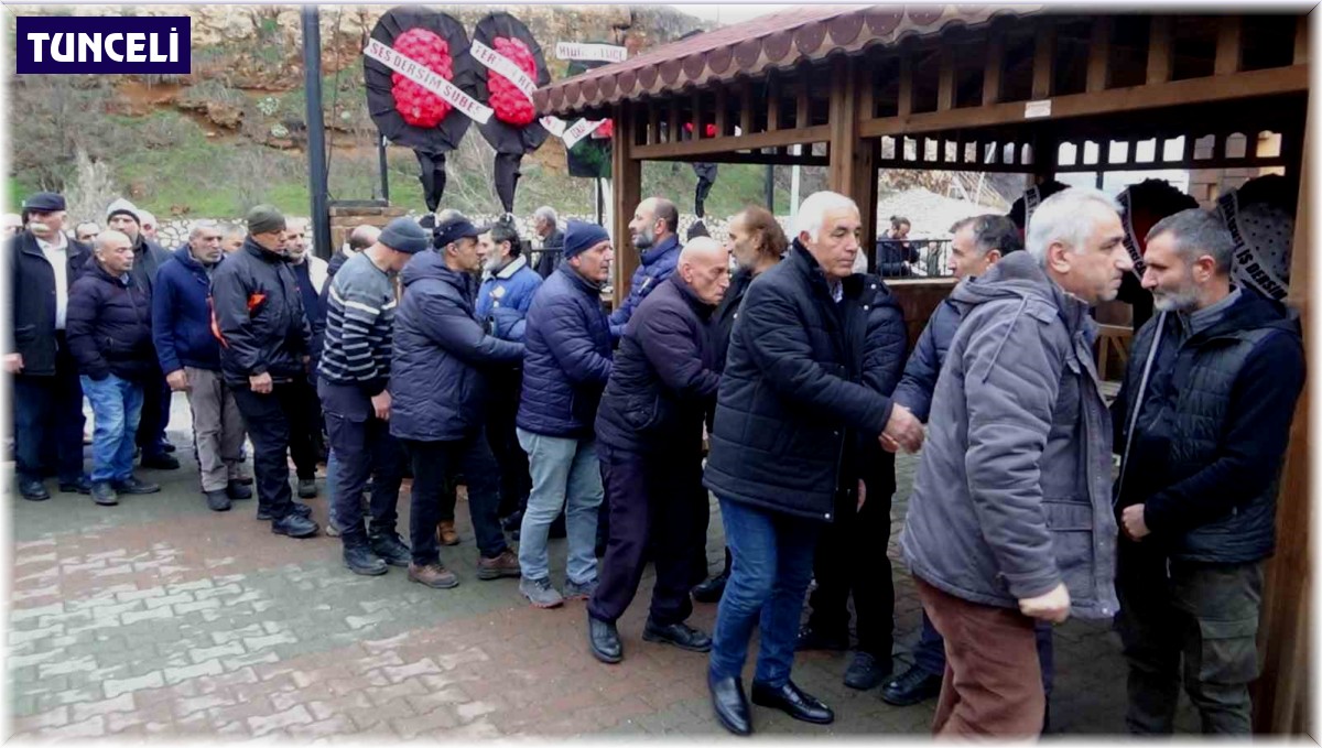 Belediye çalışanının cenazesine yüzlerce kişi katıldı