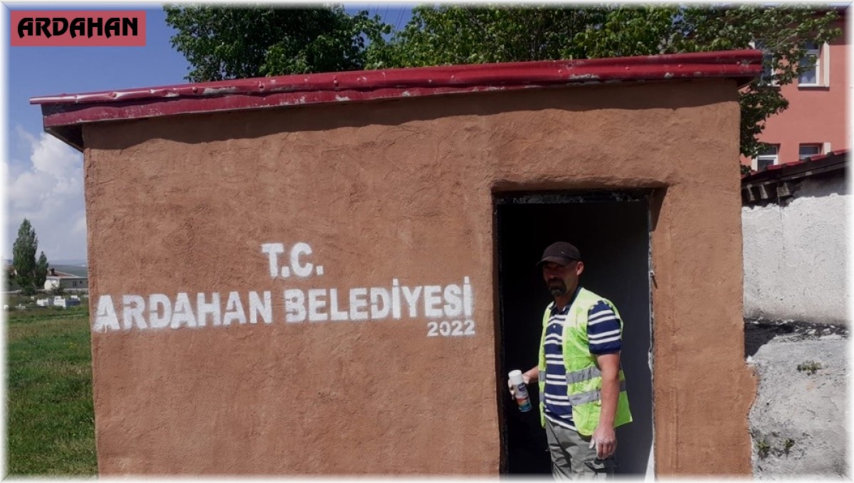 Belediye'den mahalle mezarlığına malzeme deposu