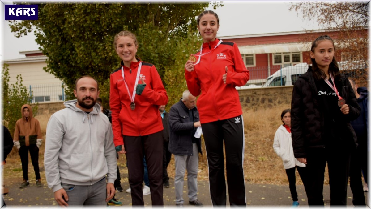 Belediye kros takımı Kars'ı başarıyla temsil etti
