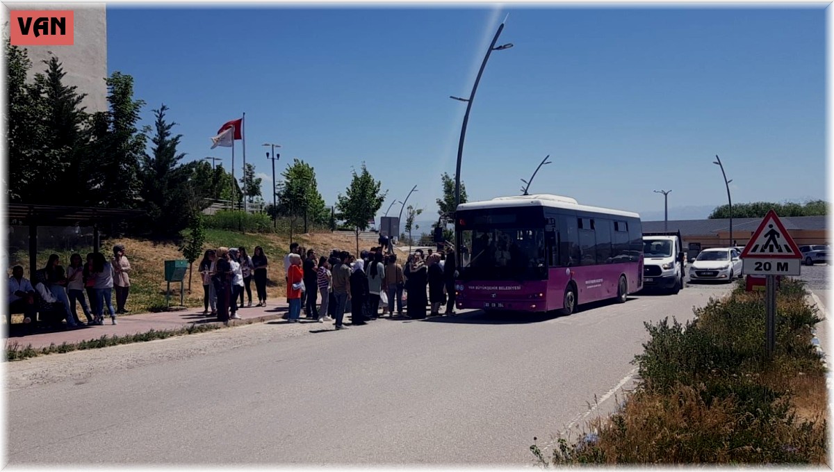 Belediye otobüsleri YKS için seferber oldu