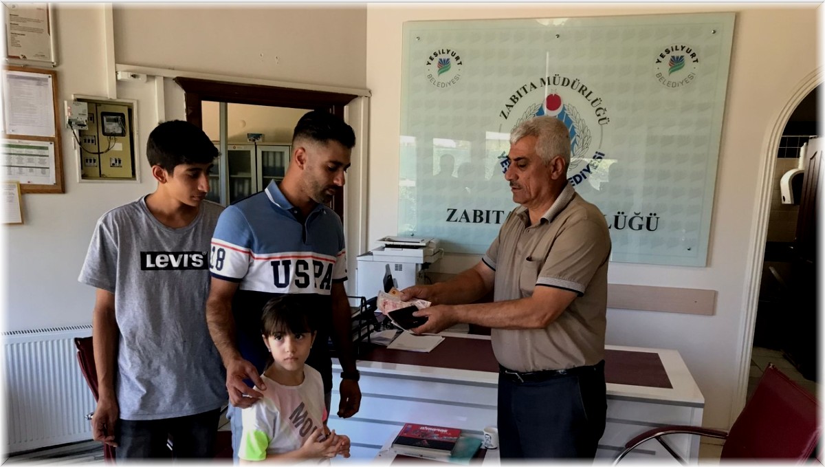 Belediye personelinden örnek davranış