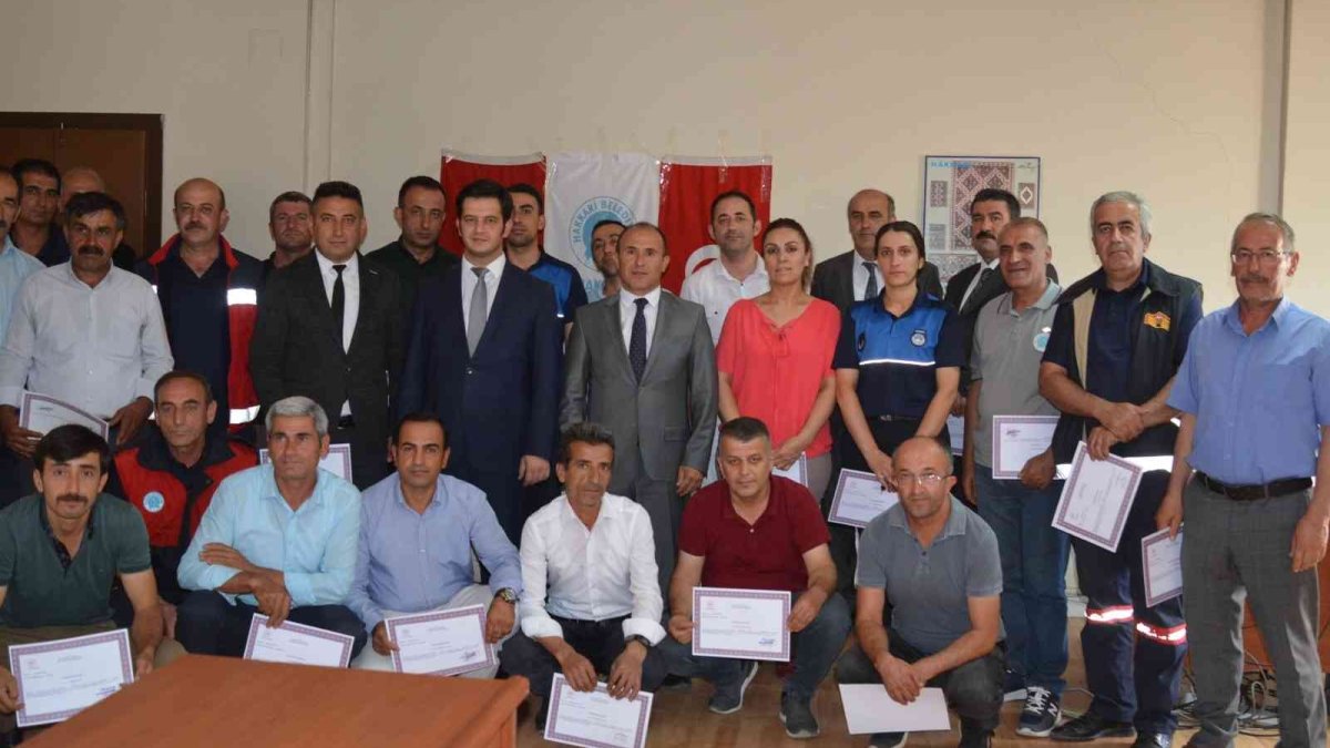Belediye personeline 'ilkyardımcı belgesi' verildi
